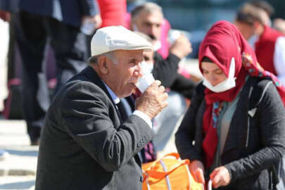 Niğde Belediyesinden öğrenci ve velilere sıcak çorba..