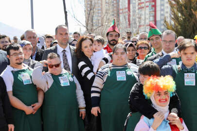 Niğde'nin ilk 'Down Kafe'si hizmete girdi