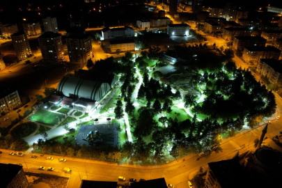 Kızılelma Parkı, modern aydınlatmaya kavuştu