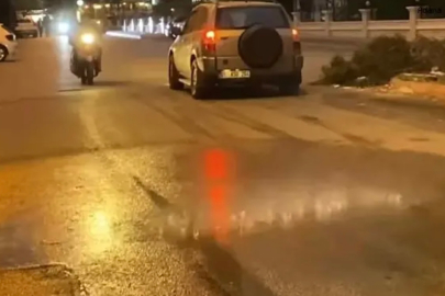 Adana’da ilginç doğa olayı! Bir kişinin üstüne yağmur yağdı