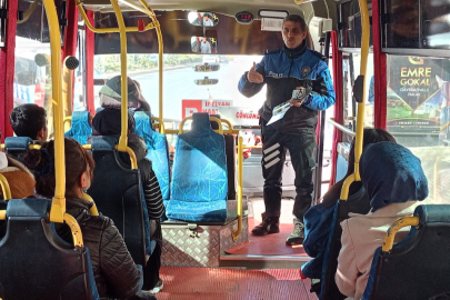 Niğde'de polis vatandaşları bilgilendirmeye devam ediyor