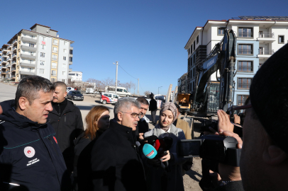 Vali Çelik, AFAD'ın depremzede konutlarına ilişkin açıklama yaptı