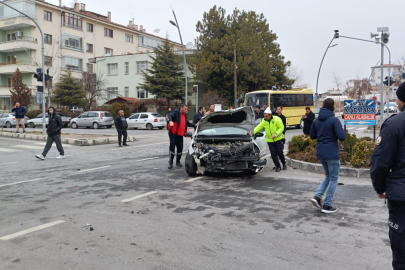 Niğde'de zincirleme kaza: Bu kavşağa önlem alın!